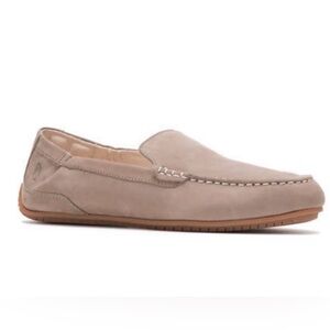 NWOT. Hush puppies Cora driving shoe loafers Flat taupe Tan Leather women's Sz 6